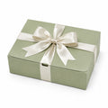 Geschenkbox 30 x 22 x 10 cm Karton Salbeigrün mit Satinband dekorativ